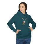 Sweat à capuche bio unisexe avec motif cerf colorée, création originale suisse – Caciome Sweat à capuche bio unisexe avec motif cerf colorée, création originale suisse – Caciome